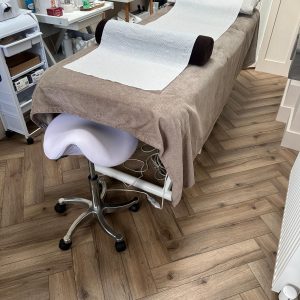 Mocha oak herringbone in beauty salon