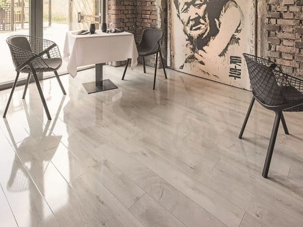 Oak Fresco Snow 8mm flooring Lifestyle